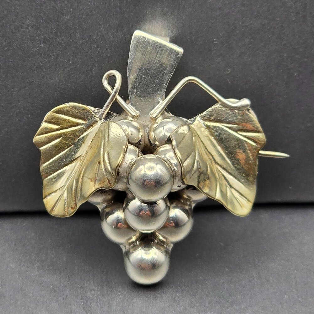 VTG Sterling Silver Grapes & Gold Tone Leaves Brooch Pendant 1.5" Mexico 15.74g - Picture 1 of 9